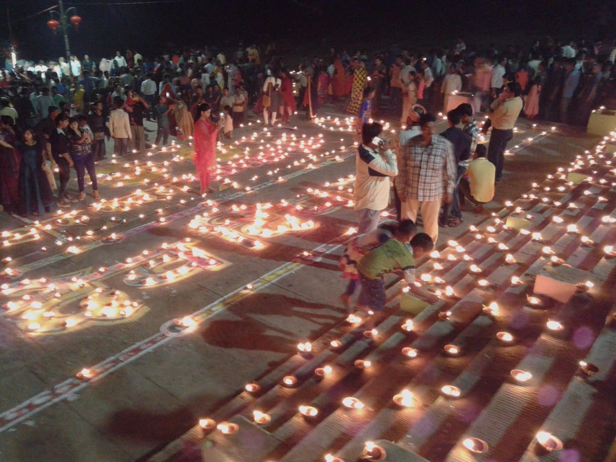 Nahai Ghat in the flickering light of the lamp
