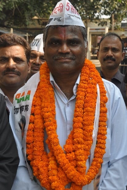 आप से श्रवण ने भरा मेयर का पर्चा