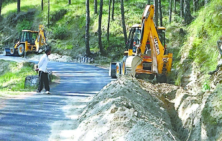 Road diggers from JCB