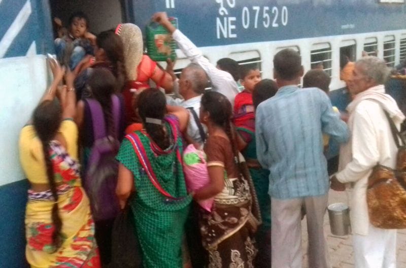 जगह जगह जाम से परेशान हुए श्रद्धालु