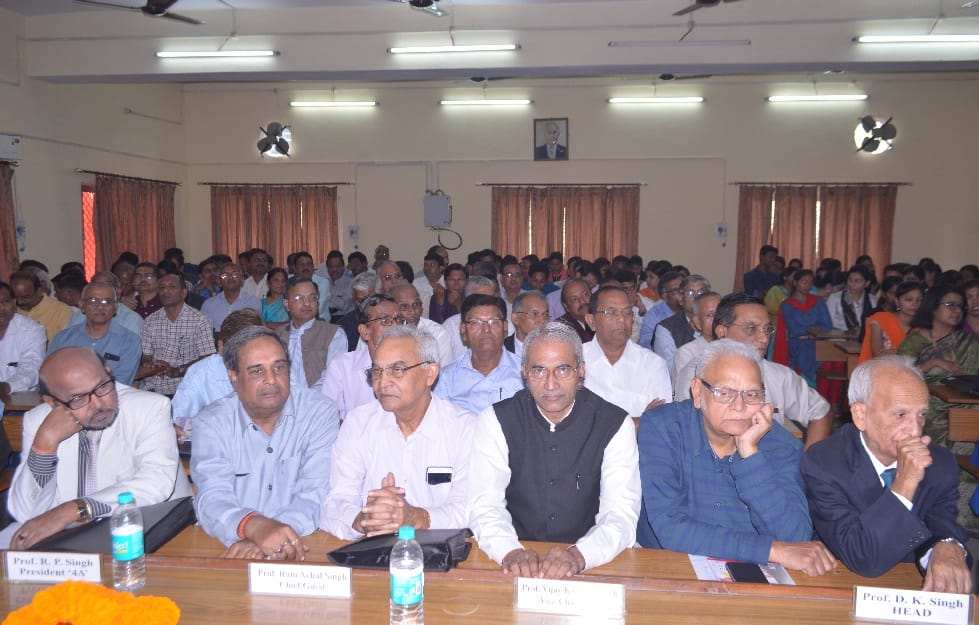 खूब जमा रंग जब मिले पुराने यार