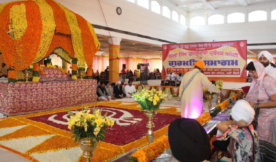 gurpurab celebrated enjoyfully all over world, here is how langar was started first time