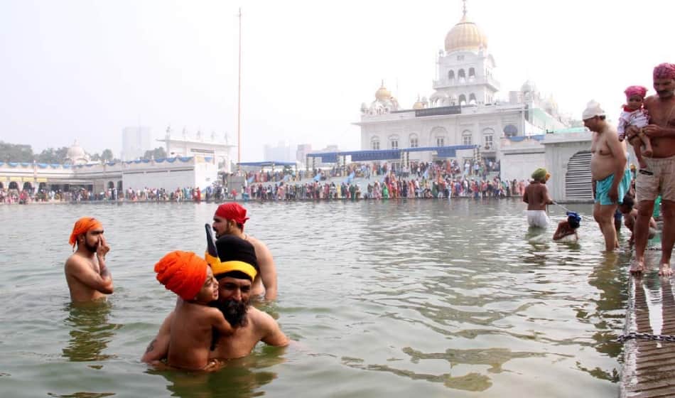 gurpurab celebrated enjoyfully all over world, here is how langar was started first time