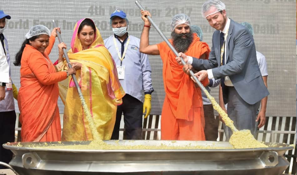 India enters Guinness World Record for 'largest serving of rice and beans' cooking 918 kg Khichdi