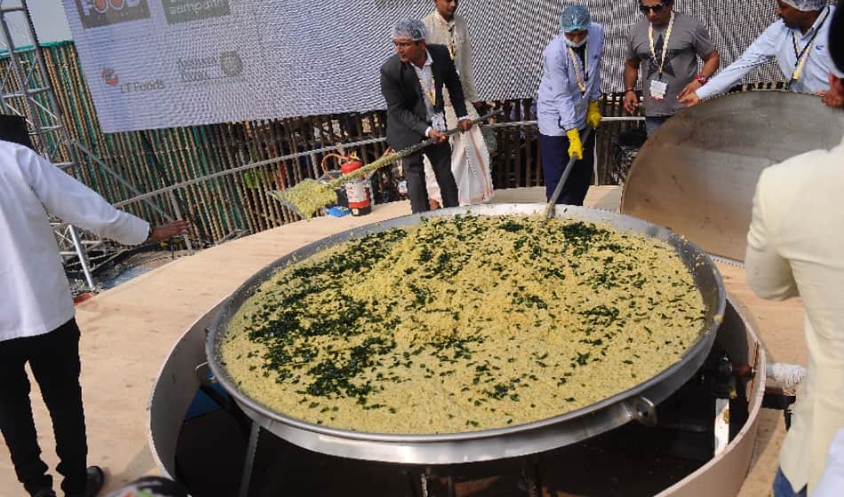 India enters Guinness World Record for 'largest serving of rice and beans' cooking 918 kg Khichdi