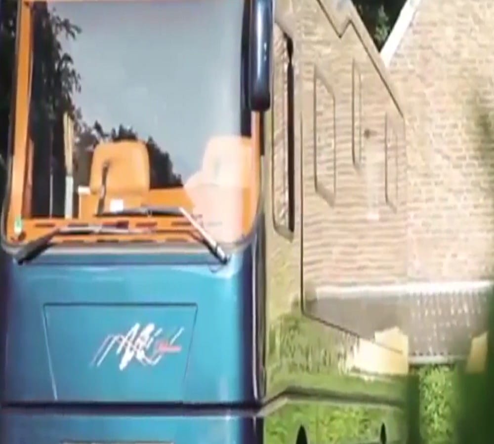 have you Ever seen moving home on the road which is carry seven star hotel facilities