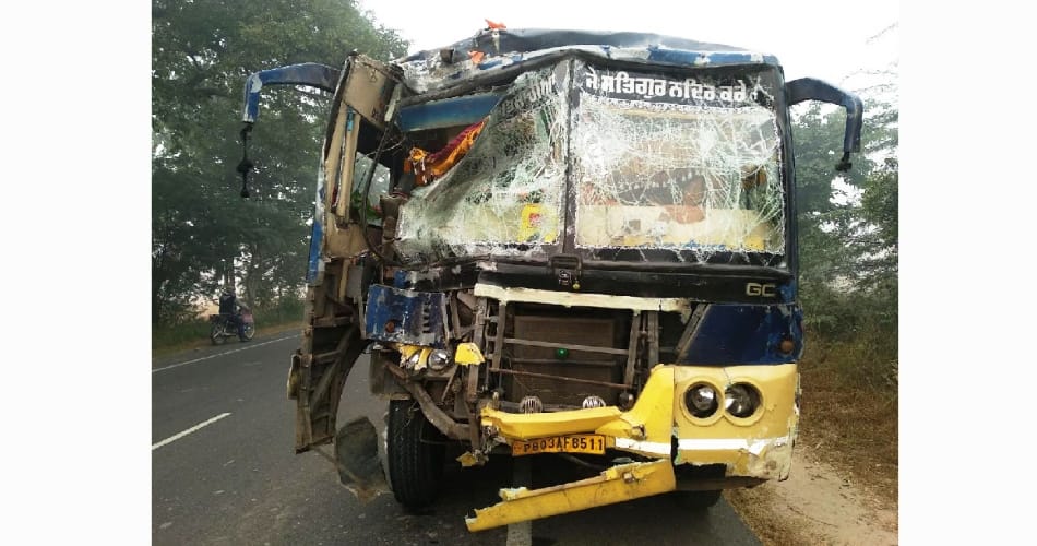 three vehicle collide in moga, many injured