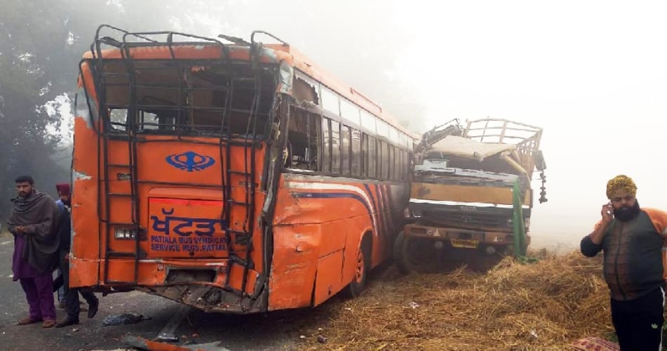 three vehicle collide in moga, many injured