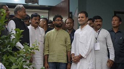 Rahul Gandhi meets Jignesh mevani in gujrat.