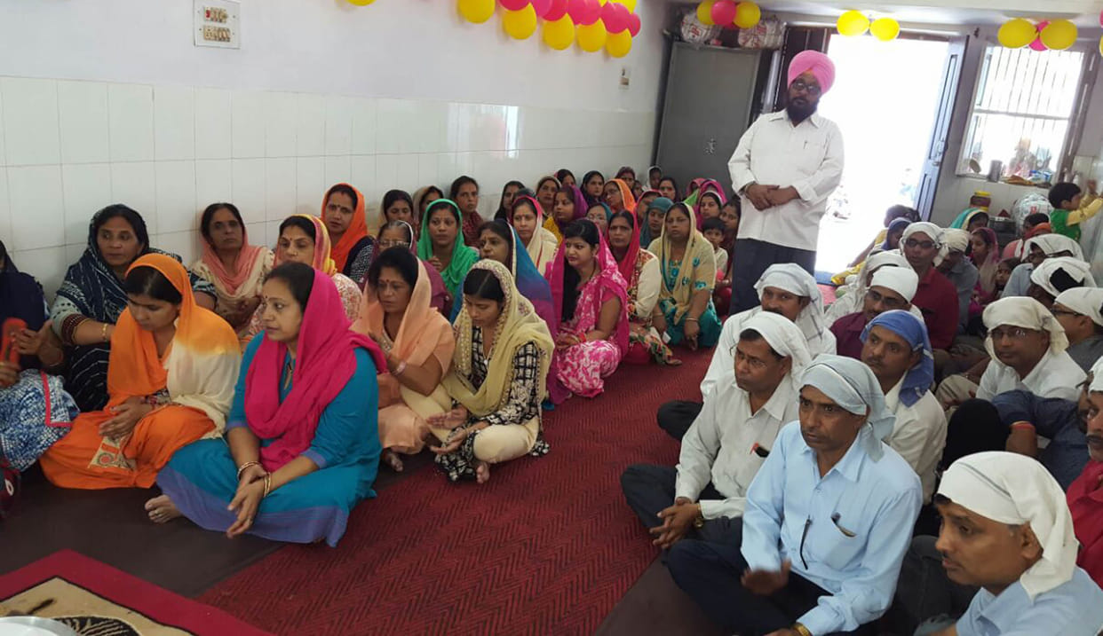 गुरु नानकदेव का जन्मोत्सव मनाया गया