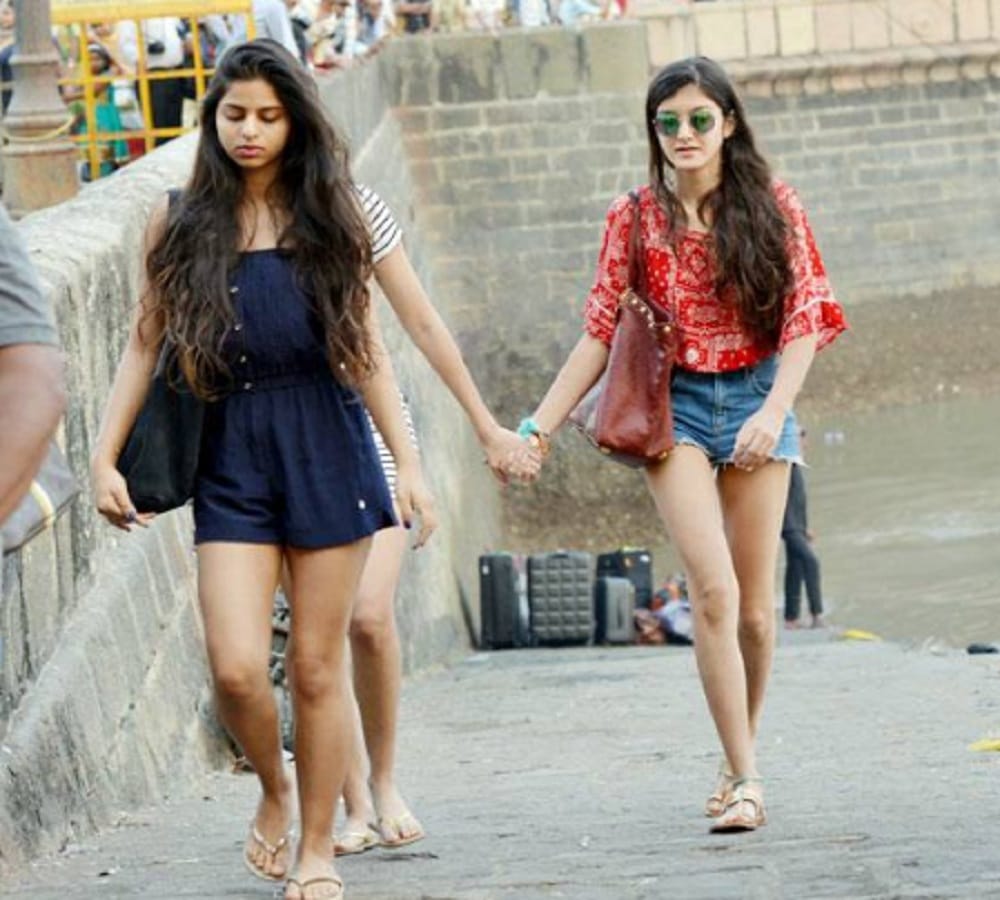 suhana khan shanaya kapoor in this pic