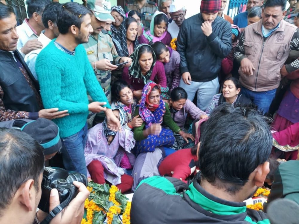  uttarakhand martyr suraj singh tophal Funeral photos in karnaprayag