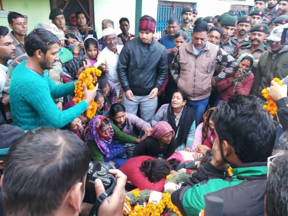  uttarakhand martyr suraj singh tophal Funeral photos in karnaprayag