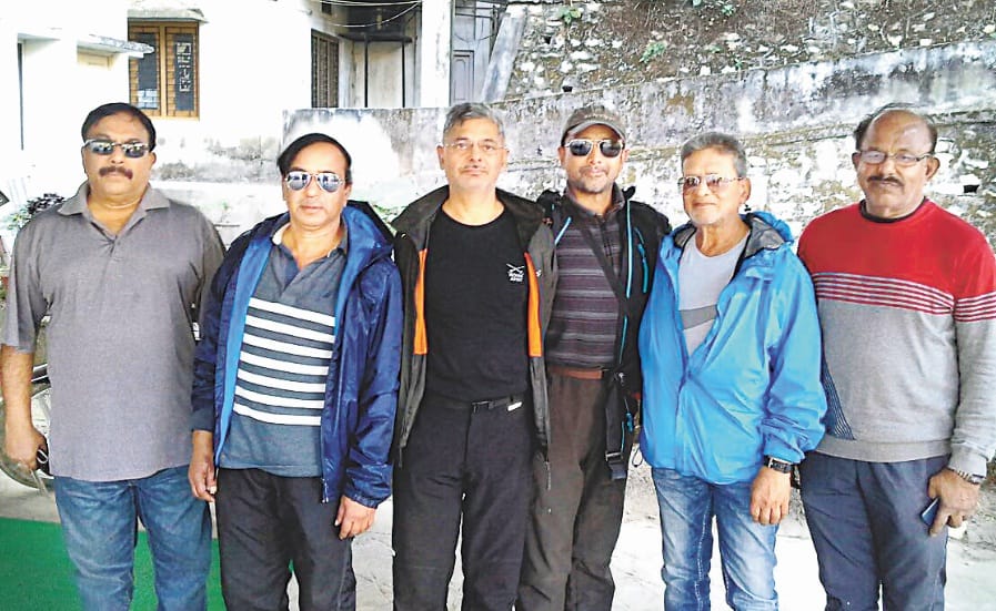 The team of tourists from South India returned from Pindari