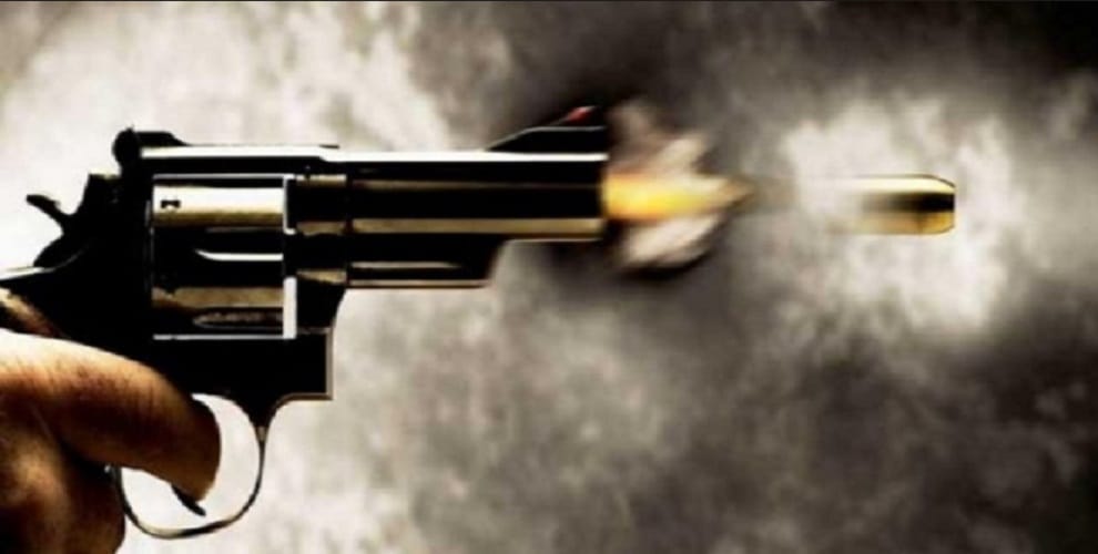 लोहागढ़ में दो पक्षों के बीच फायरिंग