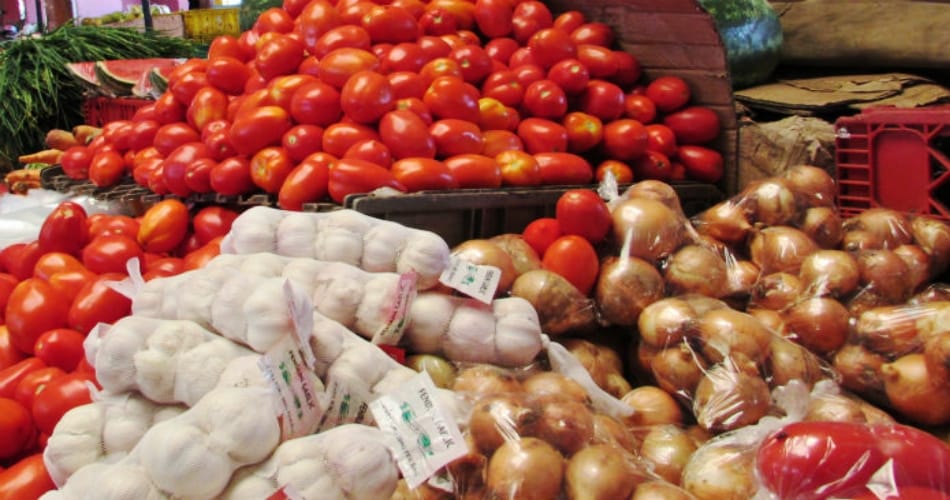 Chandigarh chandigarh, Tomatoes Touch Rs 60kg