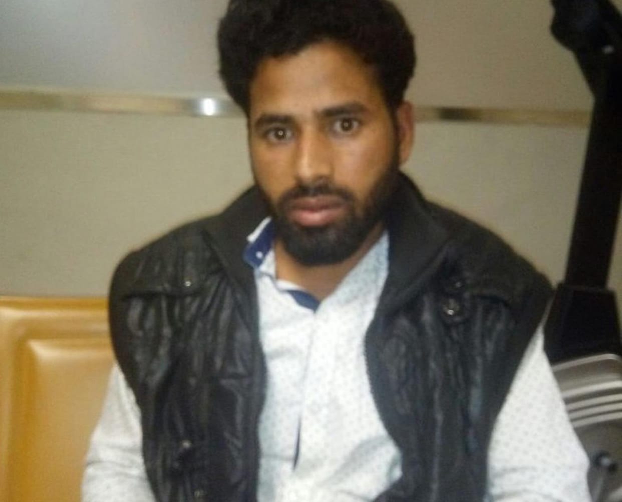 UP ATS arrested islamic state suspect terrorist from mumbai airport