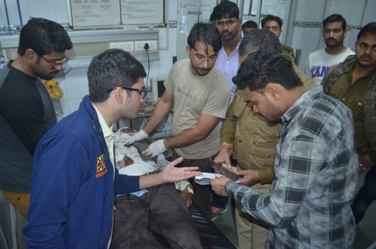 accident in vibhootikhand in Lucknow.