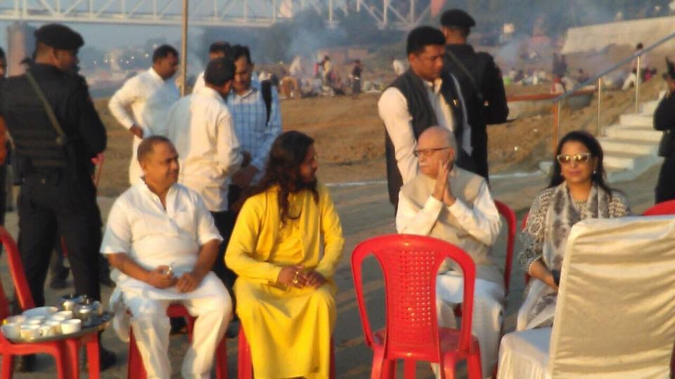 lal krishna advani do worship in kashi vishwnath temple