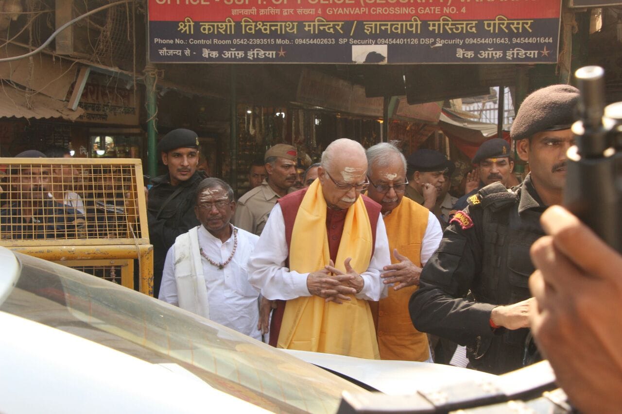 lal krishna advani do worship in kashi vishwnath temple