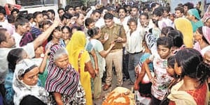 Demonstrate Golu's body by performing the demise, demand for arrest