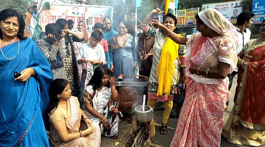 protest of congress after lpg gas price hike