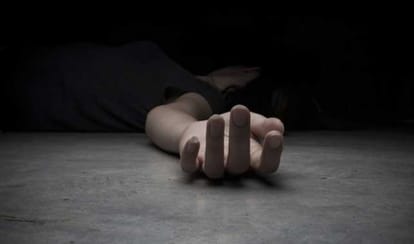 after looting ola cab two thief met with an accident in dwarka