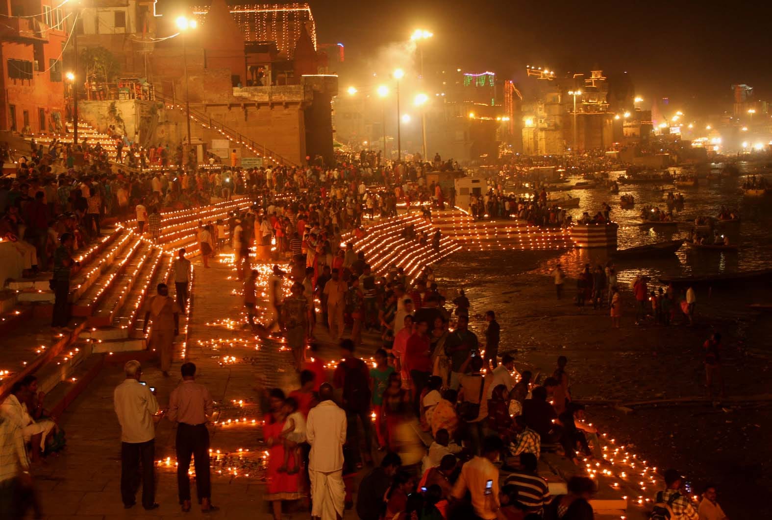 significance of dev deepawali at varanasi