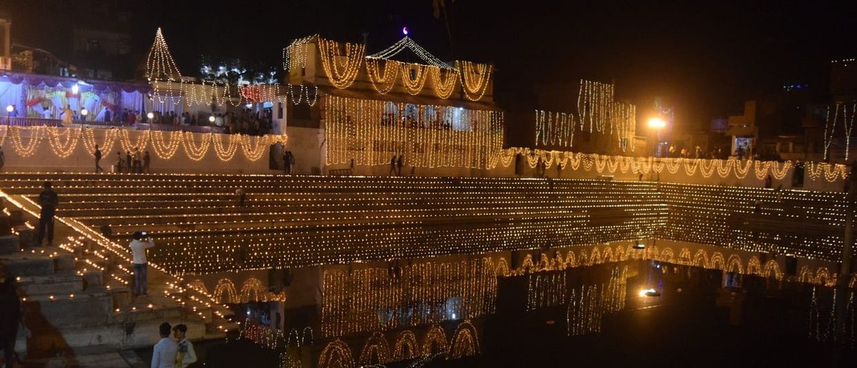 51 हजार दीपों से जगमगा मां शीतला धाम का कुंड 17-12-55