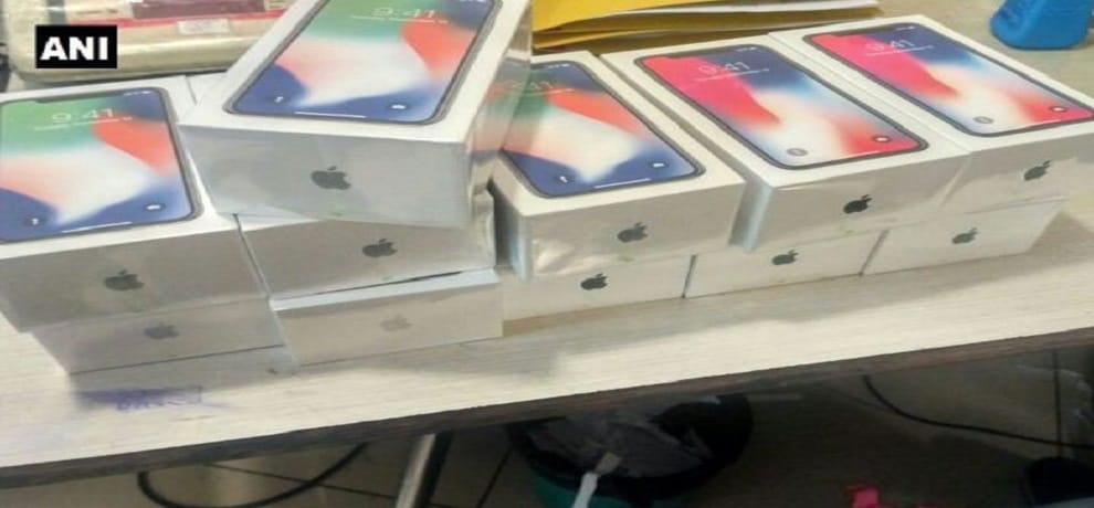  Mumbai airport officials seize 11 sets of iPhone X
