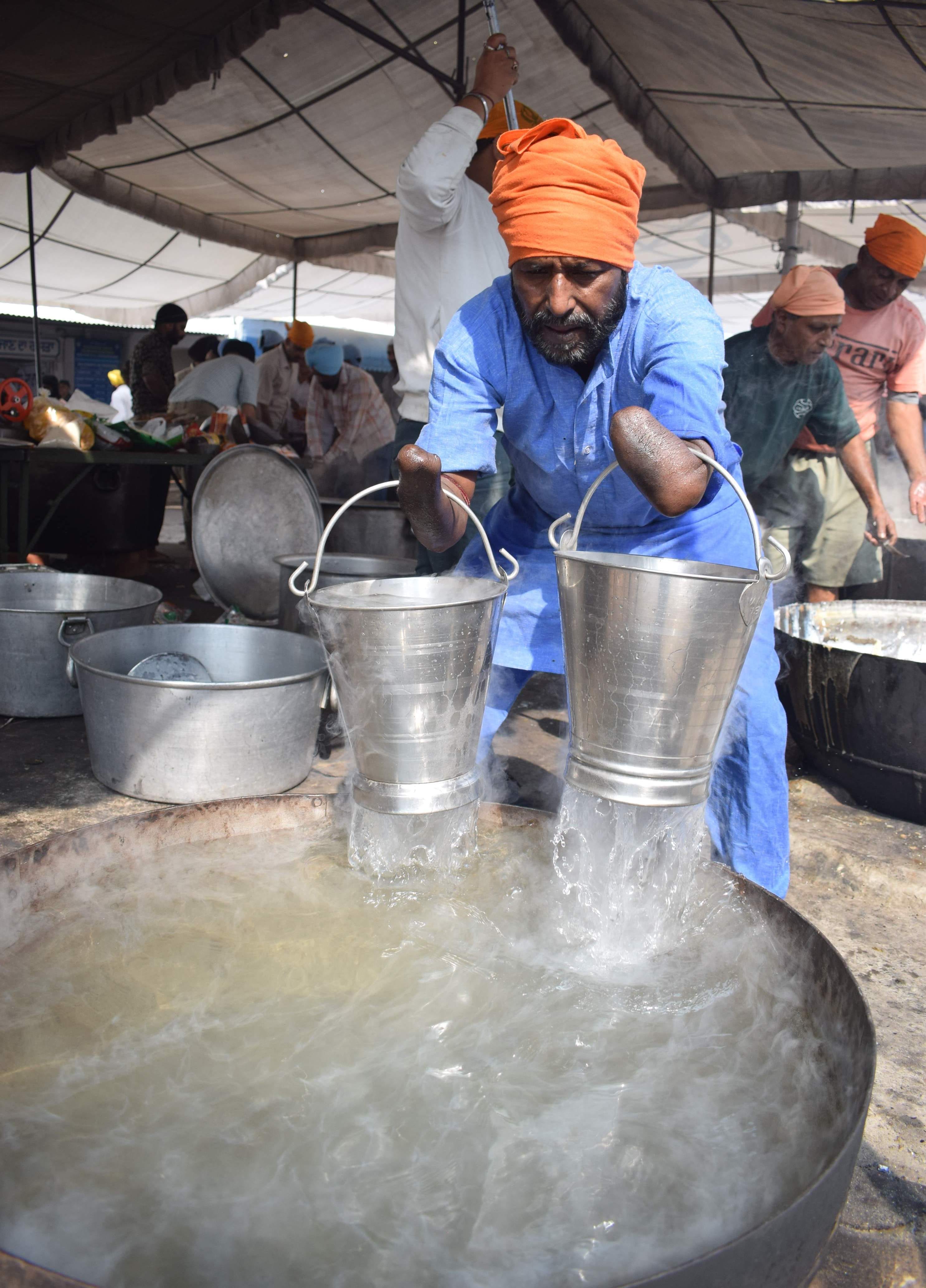 Mohinder kumar, the man who serving in Gurudwara from 20 yrs 