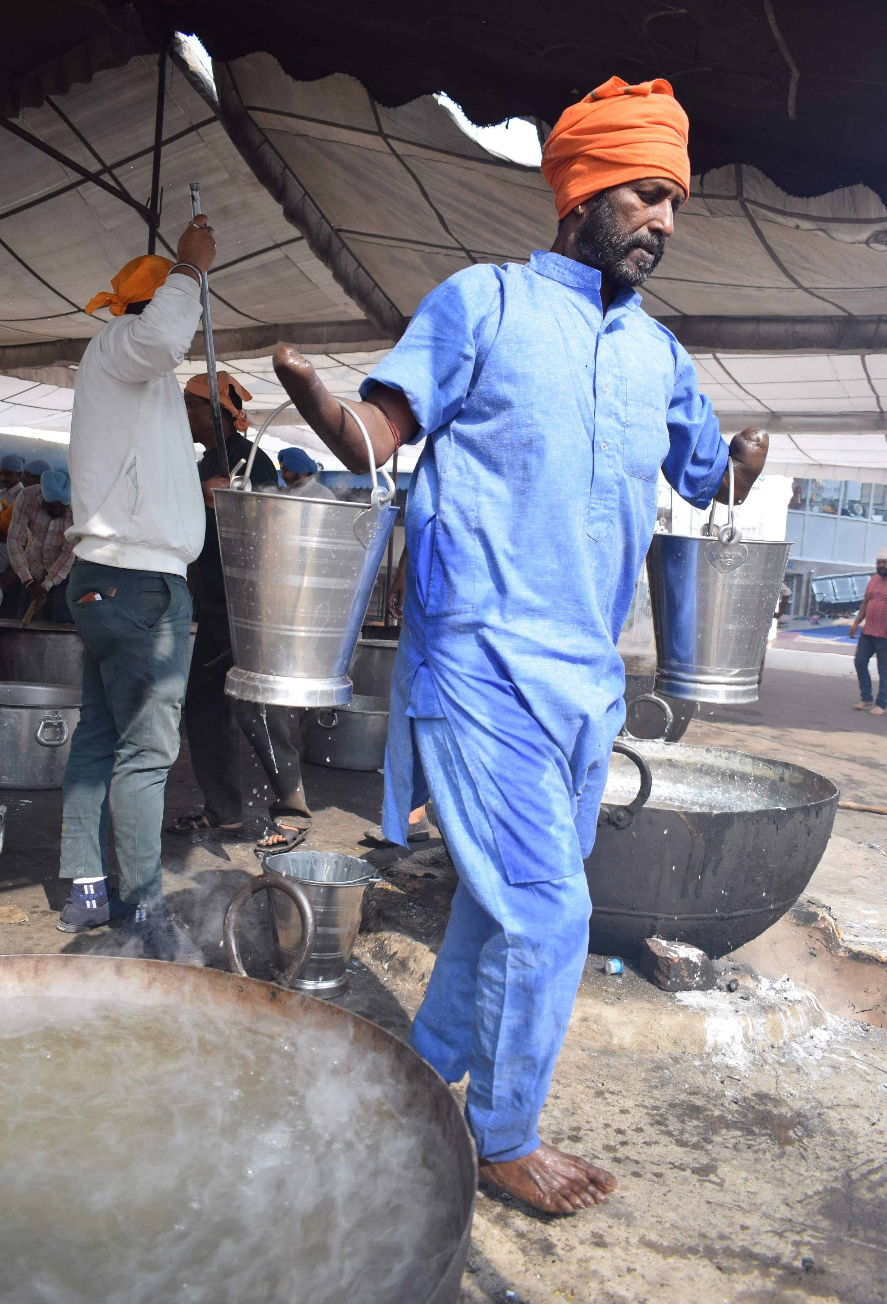 Mohinder kumar, the man who serving in Gurudwara from 20 yrs 
