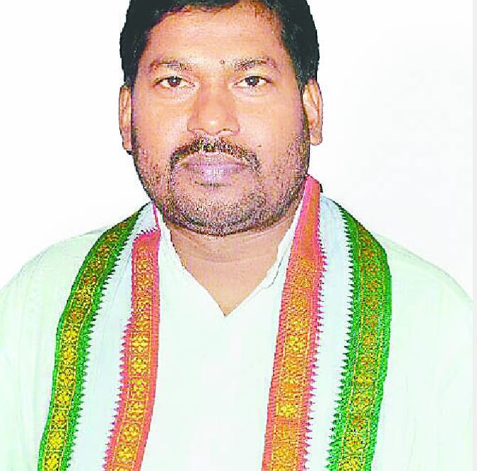 फैमिली फोटो    धरमराज चौहान कांग्रेस से मेयर प्रत्याशी