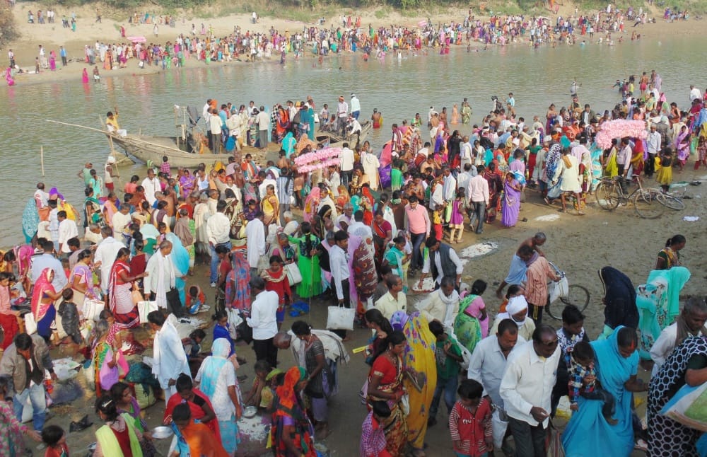 pupil bath in rivers on the occasion of kartik purnima