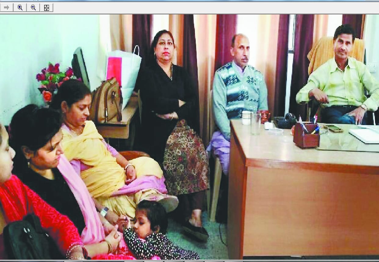 छात्रों के विकास के लिए संडे को भी स्कूल में हुआ विचार विर्मश