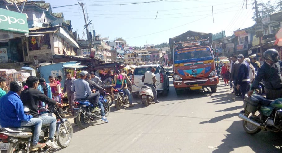 Traffic jams in Lohaghat