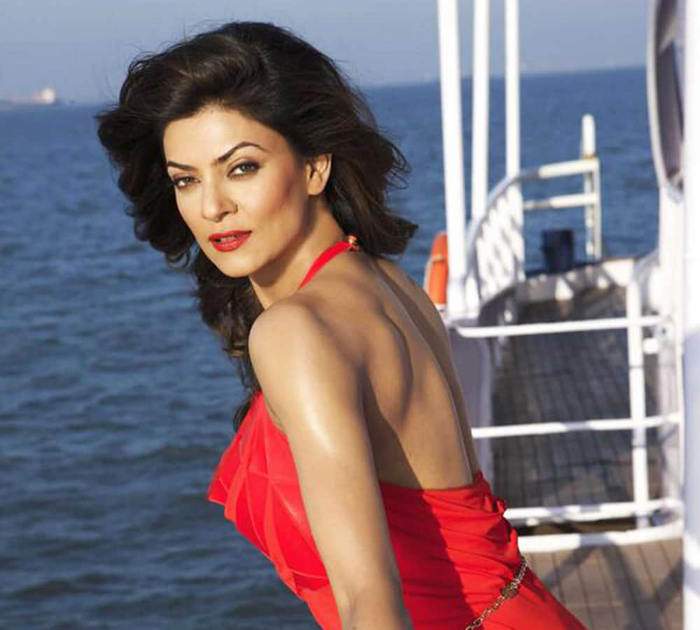 Sushmita Sen Shows Off Her Abs In her social media recent Photo