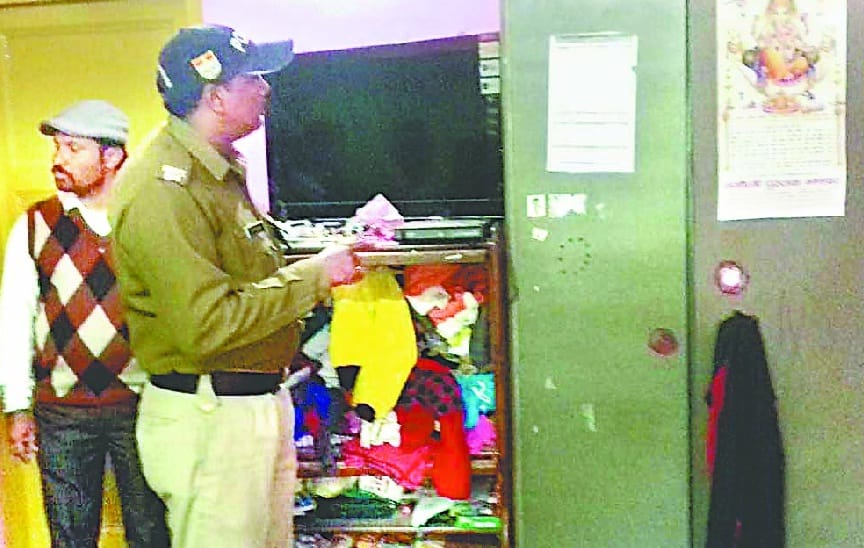 thieves took away 50 thousand along with 20 tola gold