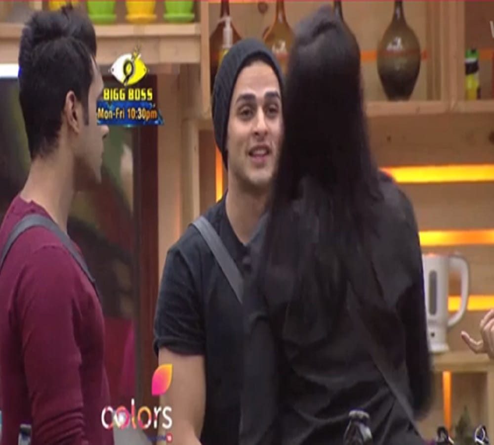 Bigg Boss 11 Contestant Priyank Sharma Fans Allegedly Assaulted Arshi Khan Publicist Flynn Remedios