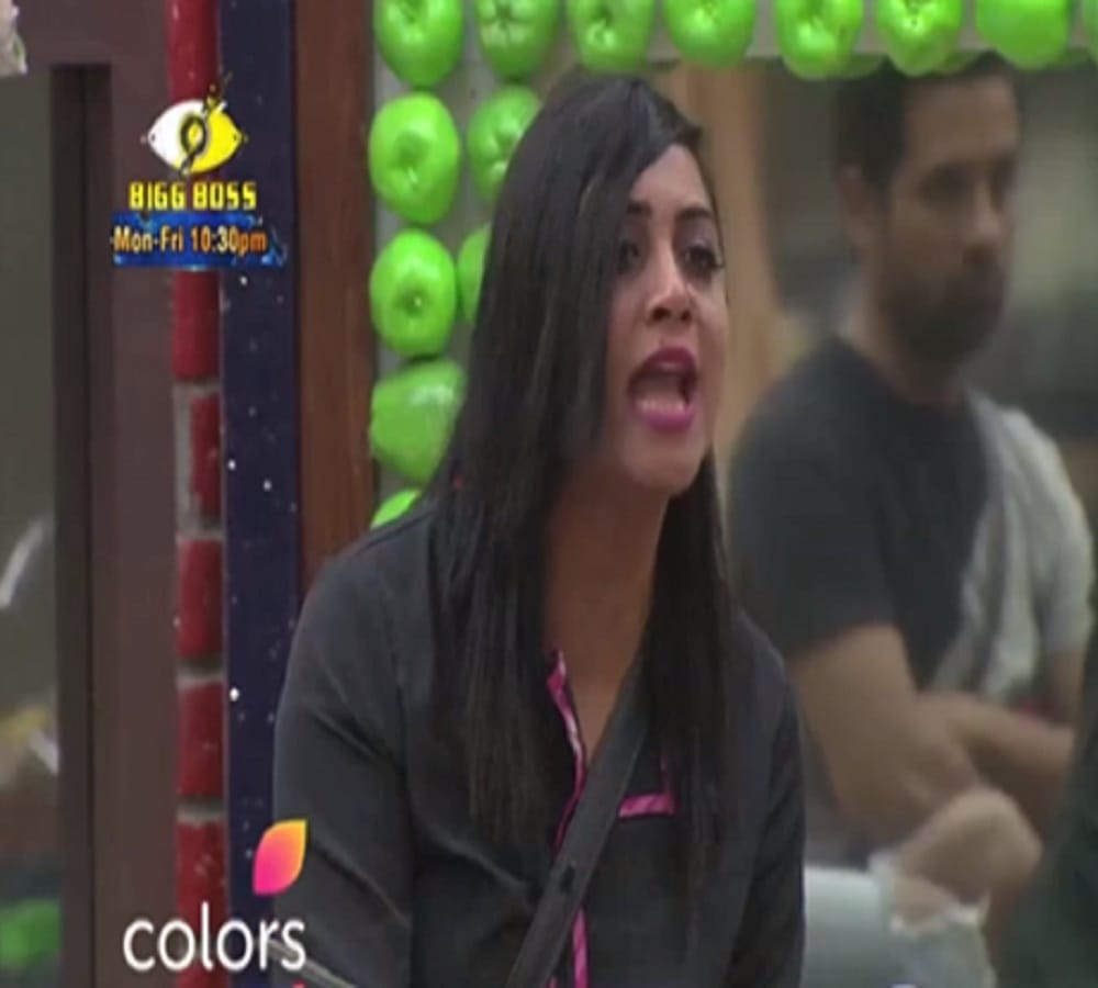 arshi khan says salman is supporting to shilpa in bigg boss 11