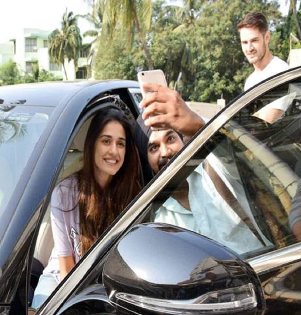 Tiger Shroff girlfriend disha patani gone for a movie date with this guy