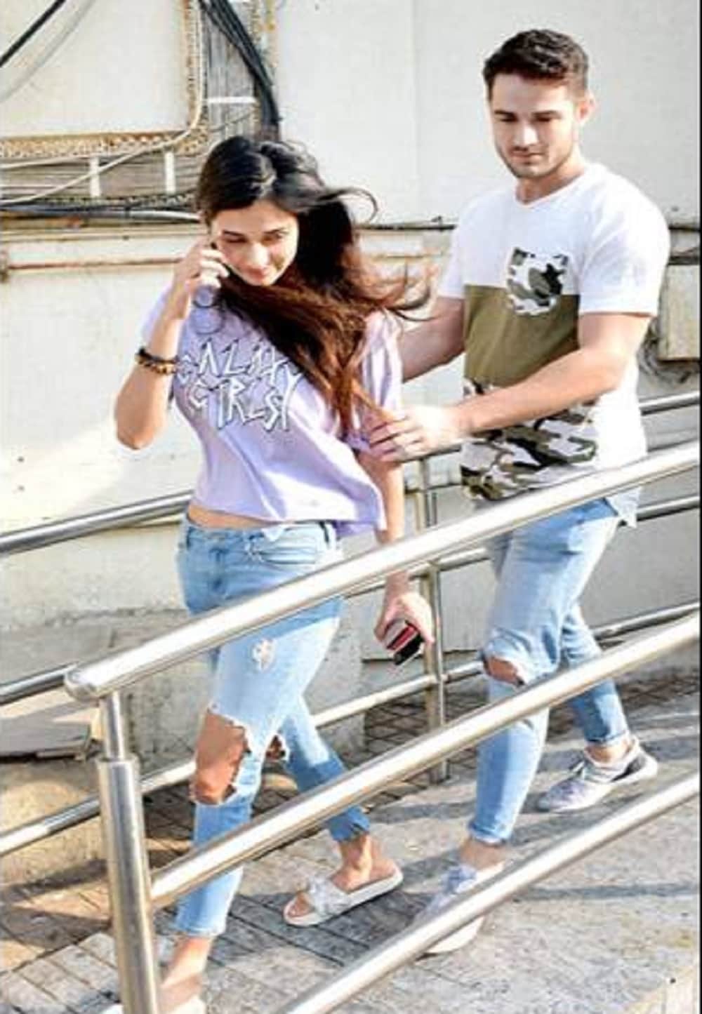 Tiger Shroff girlfriend disha patani gone for a movie date with this guy