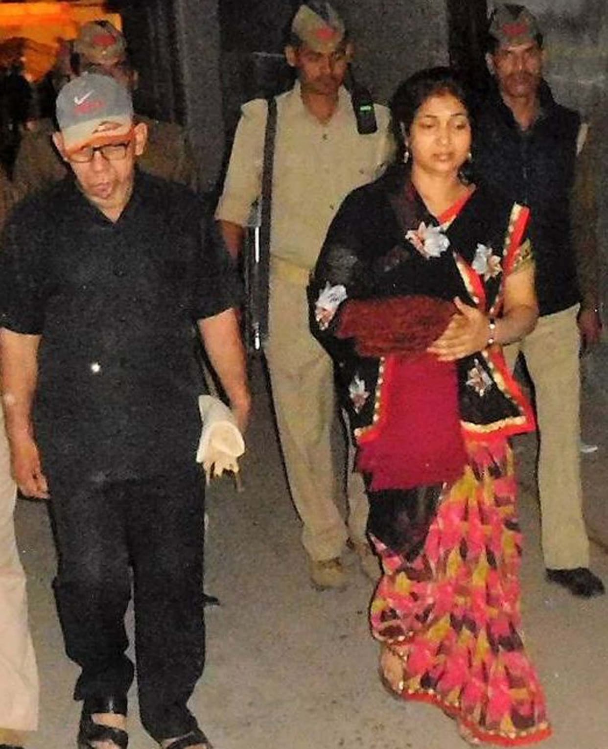 doctor couple arrested on death of childbirth in ballia