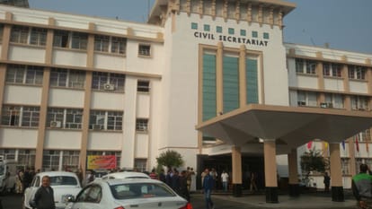 Transport is completely blocked, Congress and NC also support jammu closed