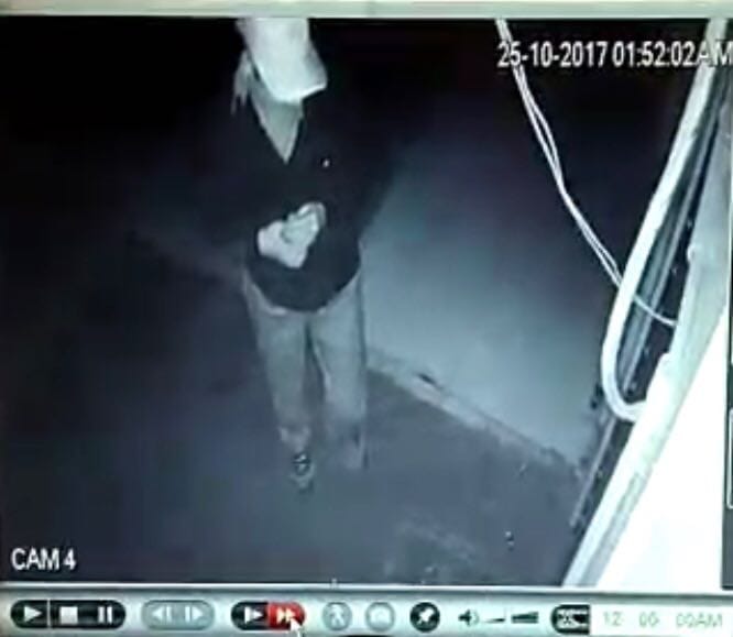 The autorickshaw driver turns out to be a vicious thief