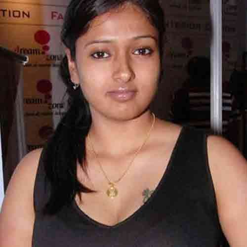 bigg boss contestant gayathri raghuram said to kamal haasan that she is hindu but not terrorist