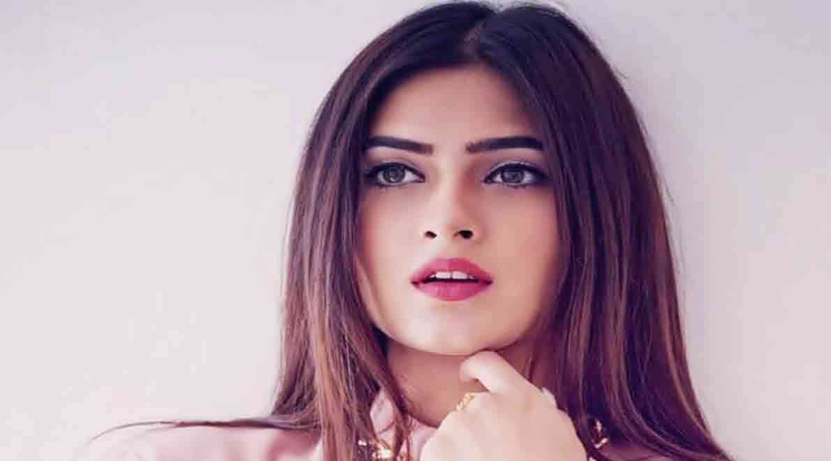 karishma sharma said that she is comfortable of shoot bold scenes