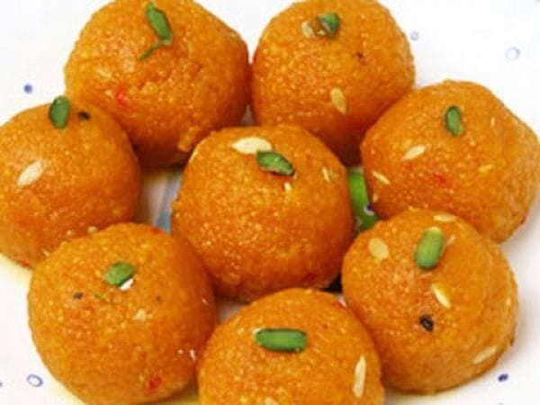 these four things offer to Lord Ganesha for avoid problems 