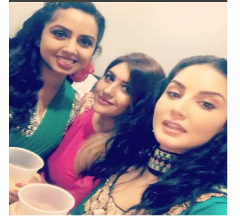 Sunny Leone Attends Cousin's Wedding In Canada and share pics