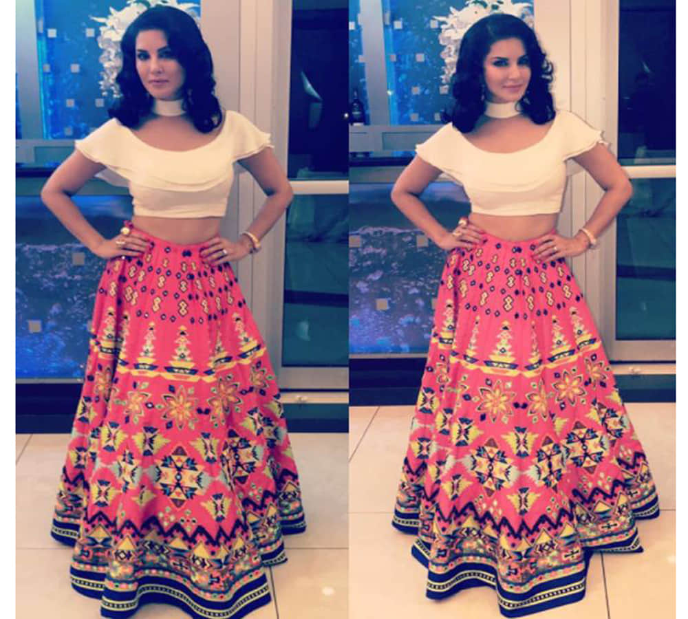 Sunny Leone Attends Cousin's Wedding In Canada and share pics